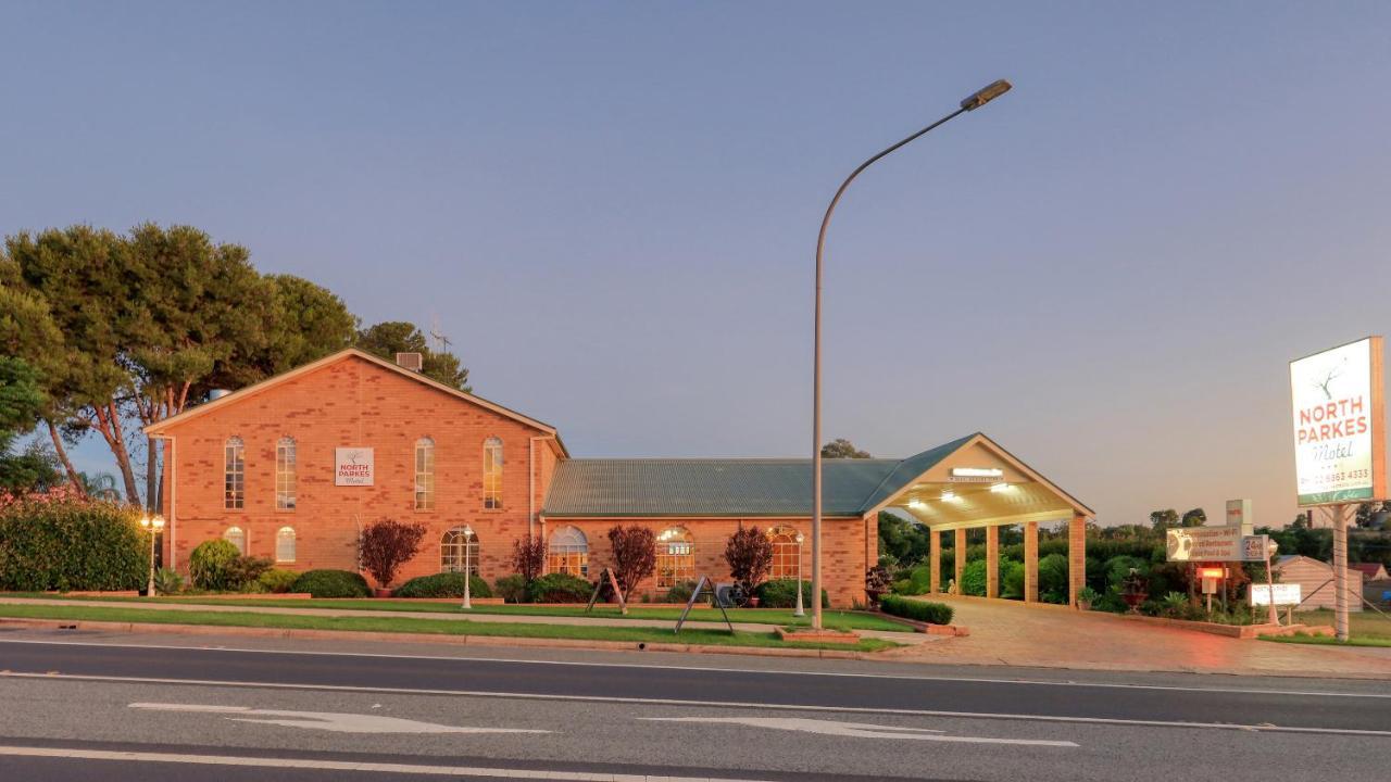 North Parkes Motel Exteriör bild