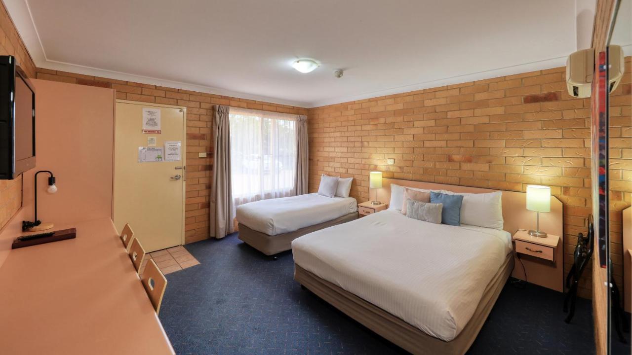 North Parkes Motel Exteriör bild