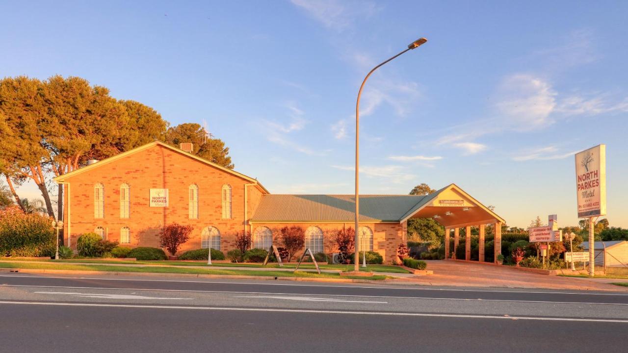 North Parkes Motel Exteriör bild